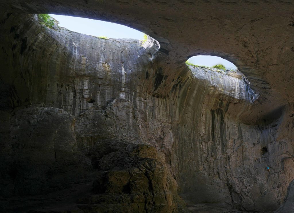 Prohodna Cave Climbing